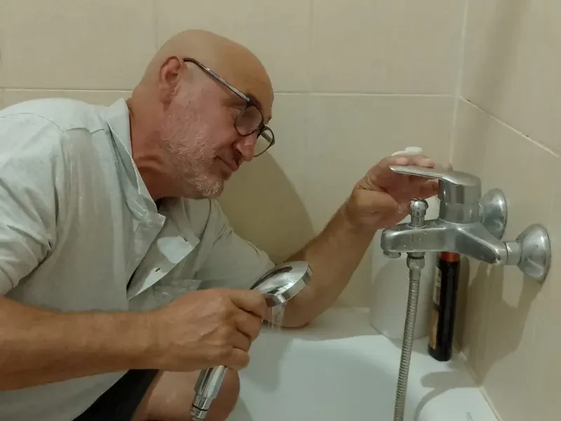 Juan Carlos instalación grifo bañera fongasca Majadahonda